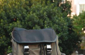 Siyah Kargo Poşetleri ve Fatura Cebi: Kargo Gönderilerinizi Şık ve Pratik Bir Şekilde Hazırlayın ysambalaj.com2